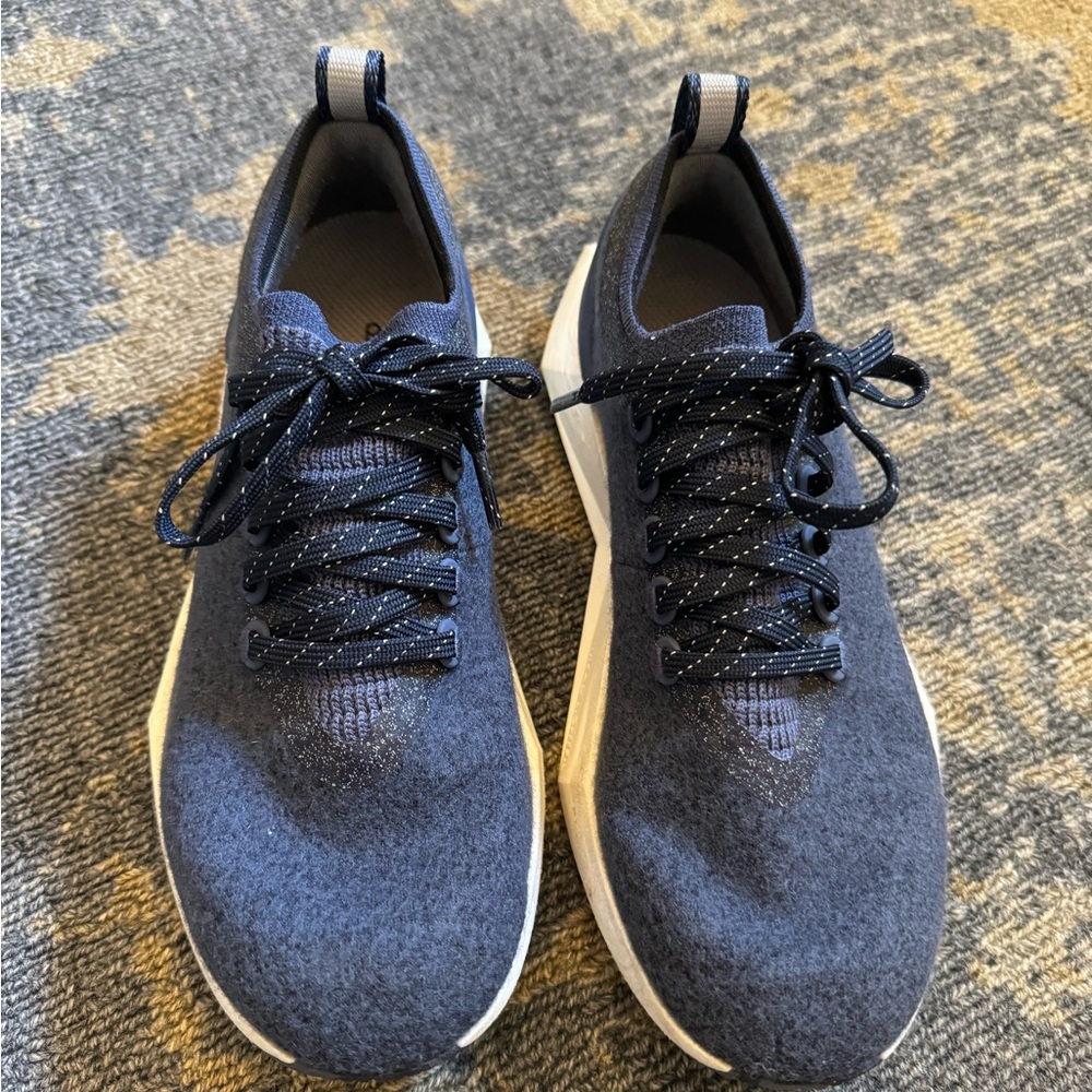 All birds wool runner size 6.5 navy blue guc